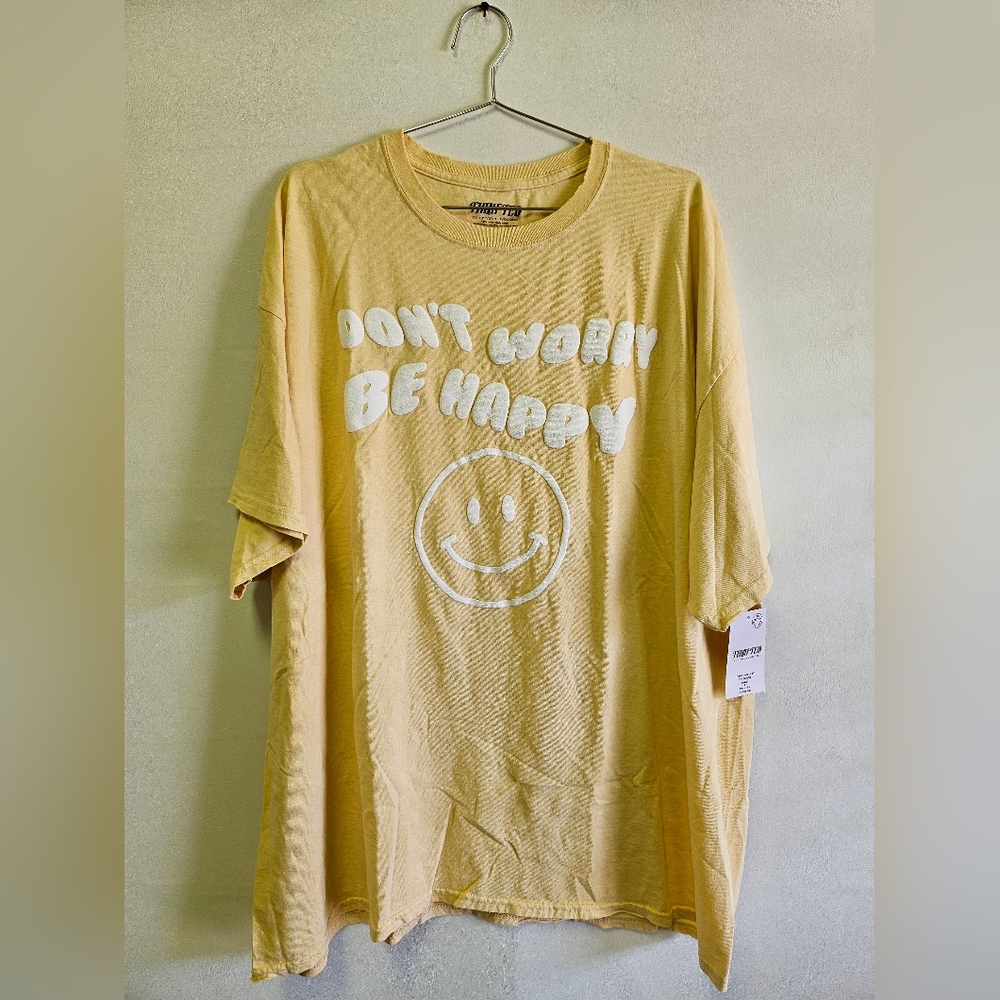 LivyLu Don't Worry Be Happy Thrifted Off White T-Shirt Sz. 2XL *NWT*